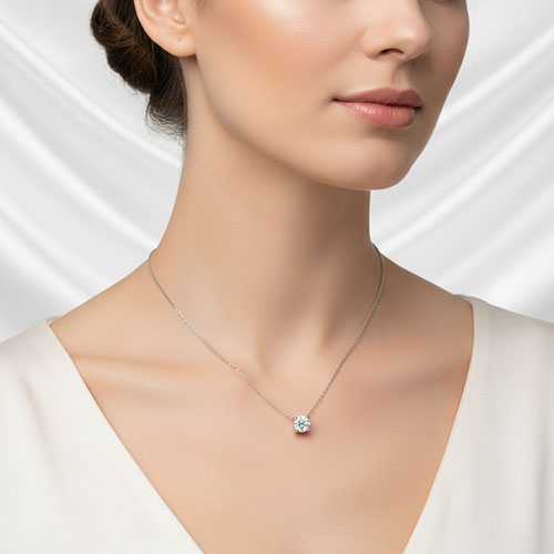 Moissanite vs Diamond in Dubai: Which Is the Better Choice for Modern Jewellery?